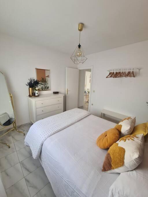 Nice Beachside 2-Bd Apt Near Barcelona 커닛 외부 사진