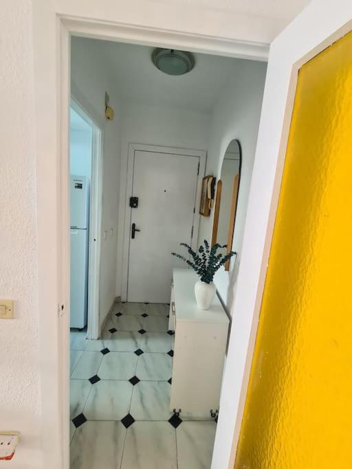 Nice Beachside 2-Bd Apt Near Barcelona 커닛 외부 사진