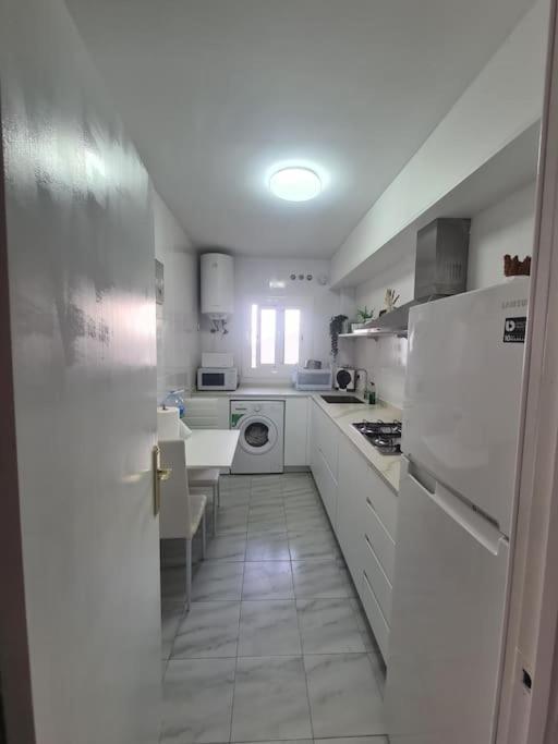 Nice Beachside 2-Bd Apt Near Barcelona 커닛 외부 사진