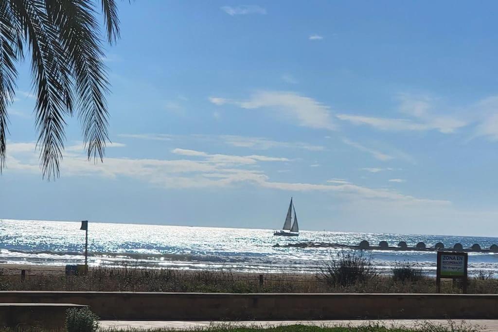 Nice Beachside 2-Bd Apt Near Barcelona 커닛 외부 사진